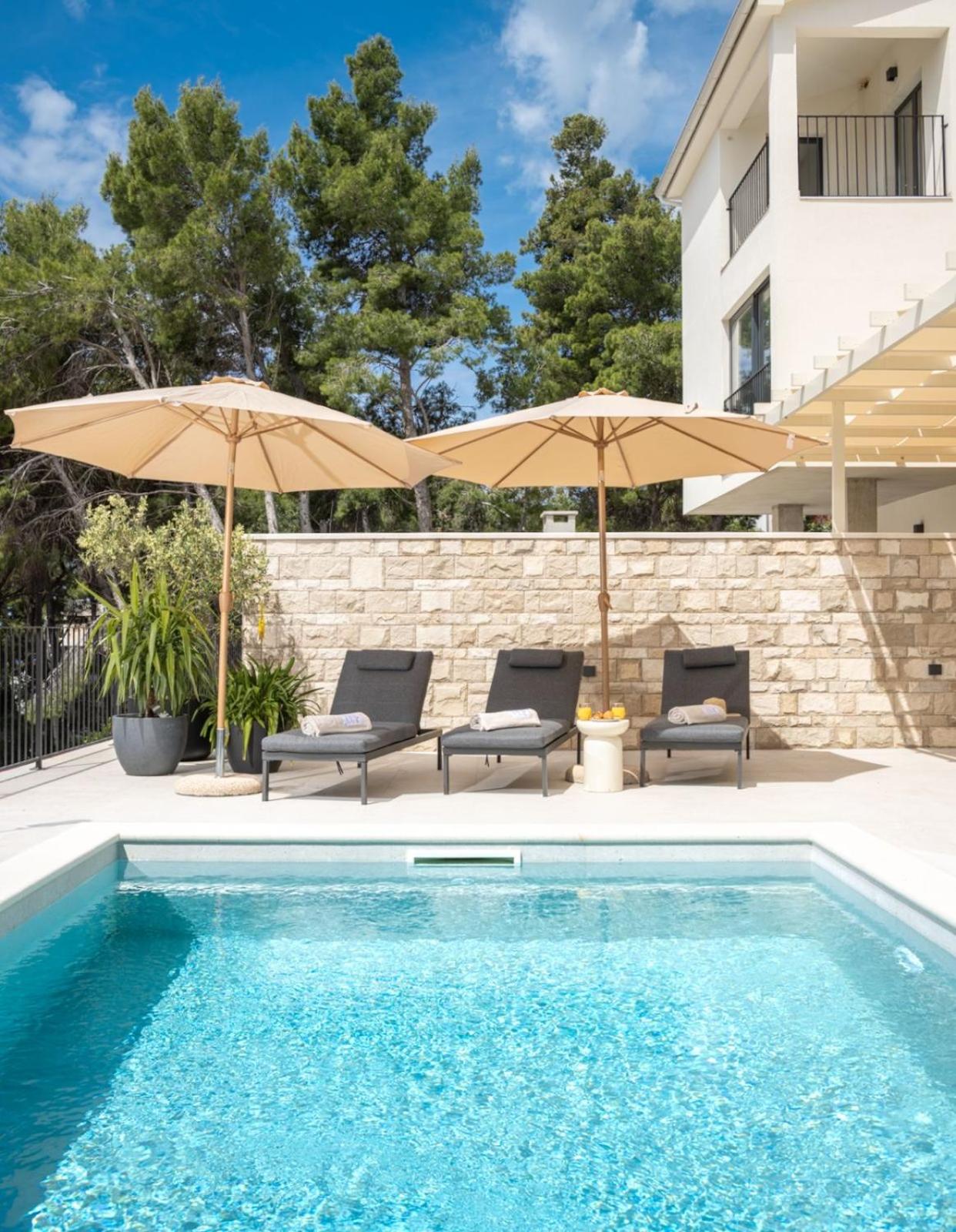 Villa Vartal *